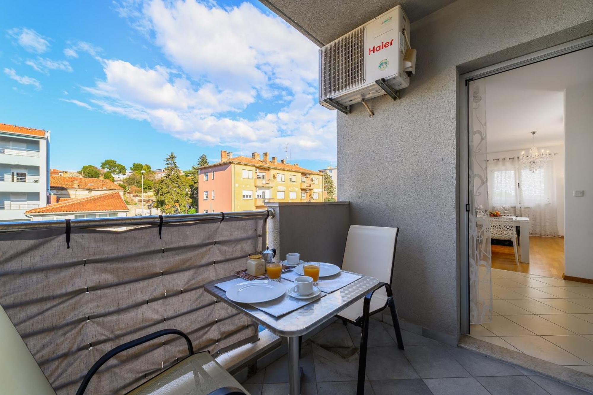 Aureo Apartment Pula Center Dış mekan fotoğraf
